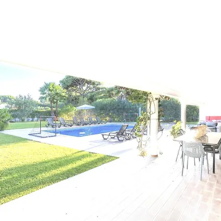 Vakantiehuis Spectacular With Seaview Pool Bbq